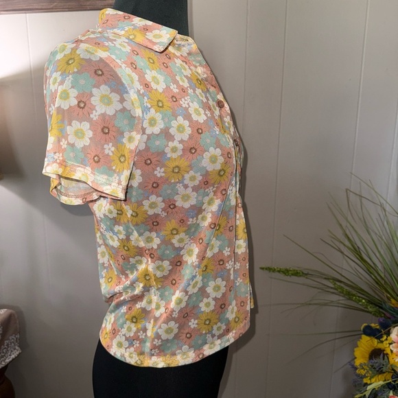 Belle Du Jour • Sheer Floral Button Down - Picture 4 of 9